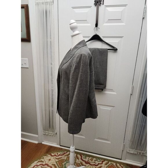 Evan Picone Gray Suit Size 16P - Picture 4 of 11